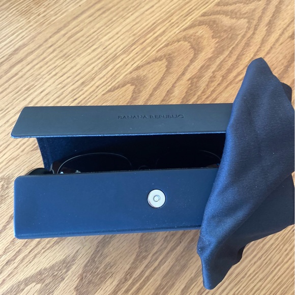 Banana Republic Black Cat-Eye Sunglasses - Picture 11 of 11